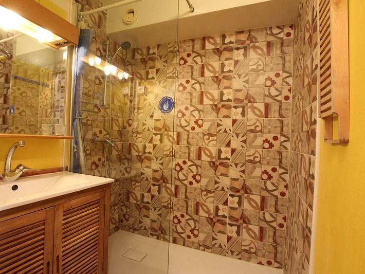 Ganze Wohnung, Studio gemütlich in den Hautes-Alpes für 4 Personen mit privatem Garten und Parkplatz in Saint-Chaffrey, Serre Chevalier