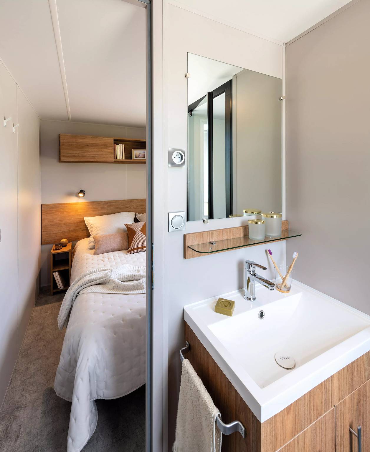 Mobile Home confortable avec WiFi, piscine, terrain de jeux et randonnée ! in Hosingen, Parc Hosingen