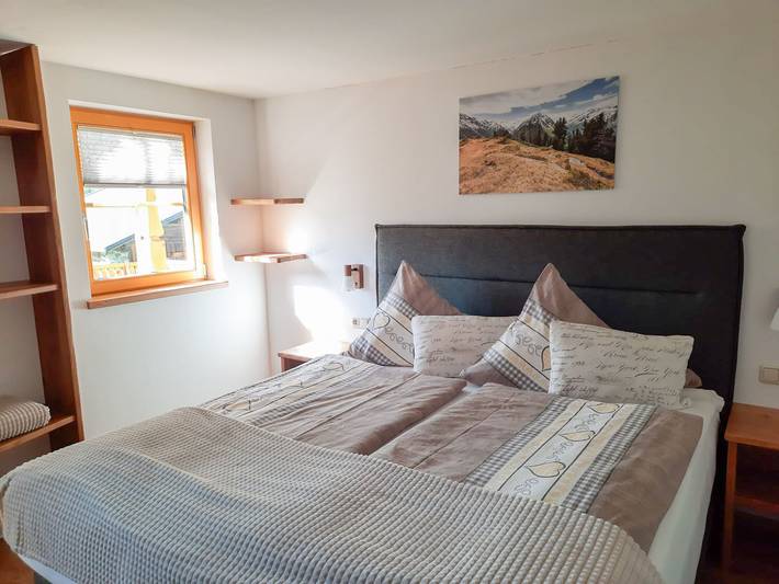 Ferienwohnung für 7 Personen, mit Balkon und Garten sowie Ausblick in Neukirchen am Großvenediger - 4