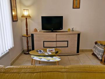 Gîte pour 4 Personnes dans Bléneau, Région d'Auxerre, Photo 1