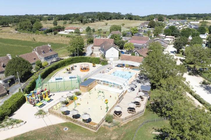Mobil home pour 4 personnes, avec bassin pour enfant à Thégra
