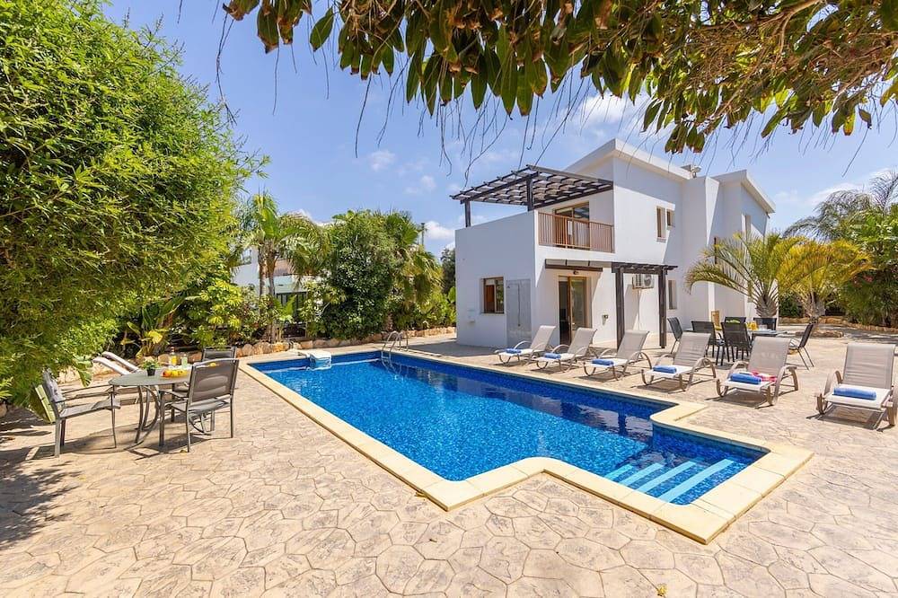 4 bedroom villa in Agia Thekla in Südzypern