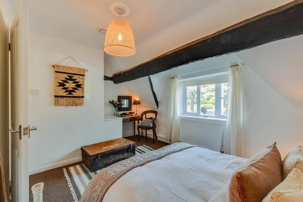 Entire apartment, Two-Bedroom Apartment in South Cerney, Gloucestershire