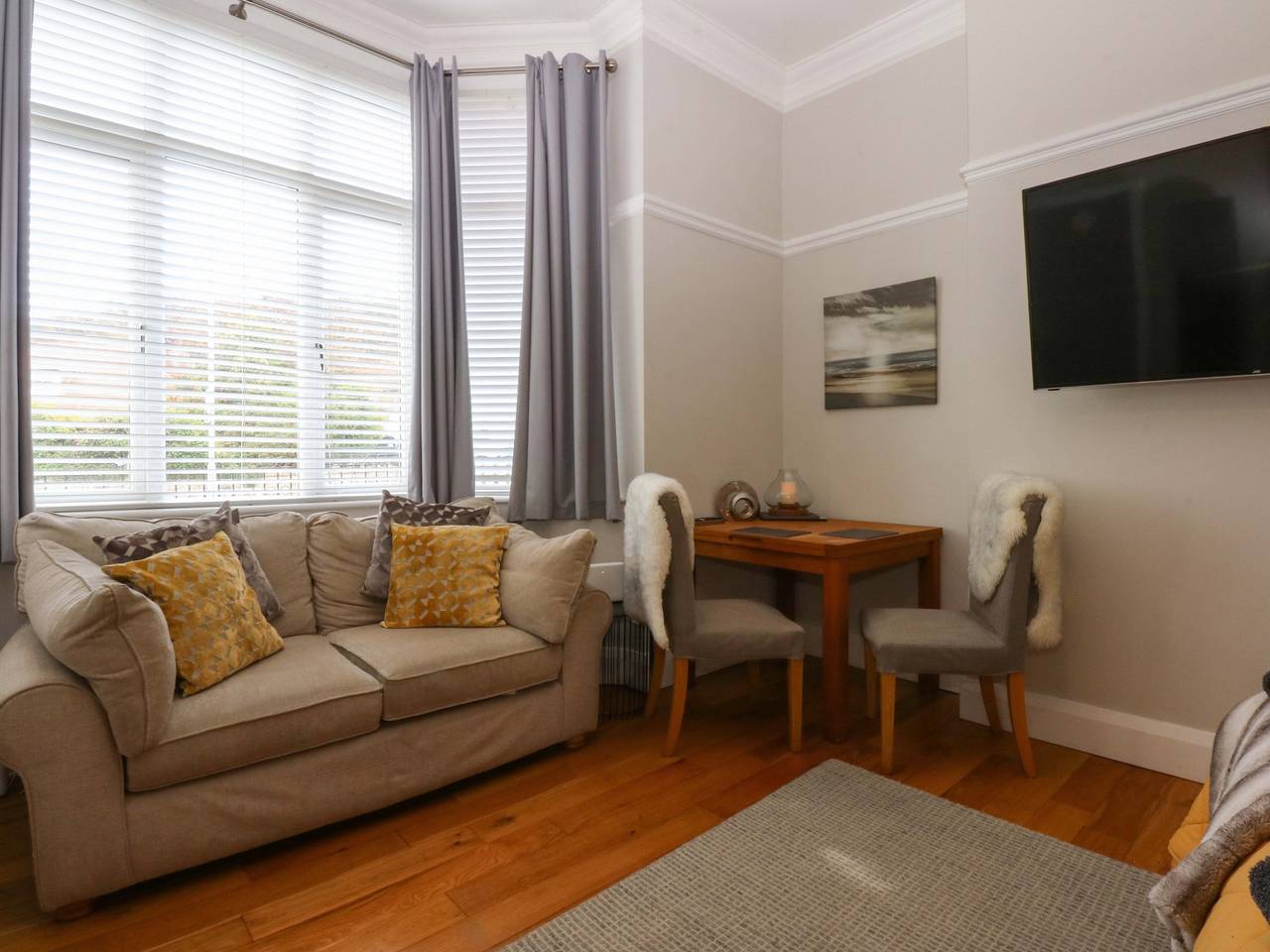 Entire apartment, Queens Park in Llandudno, Conwy region