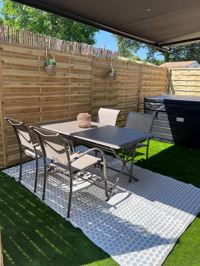 Location de vacances pour 4 personnes, avec jacuzzi et terrasse, animaux acceptés à Médis - 3