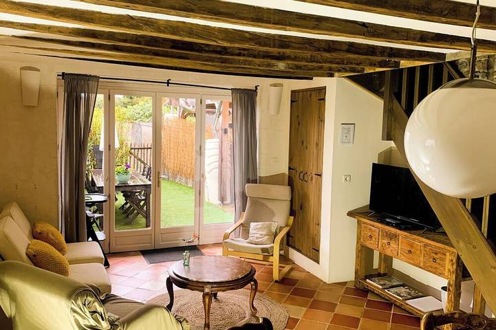 Location de vacances pour 4 personnes, avec jardin ainsi que terrasse et piscine, animaux acceptés dans Terres-de-Haute-Charente - 4