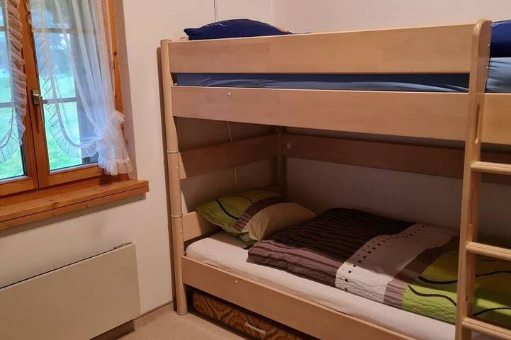 Ganze Wohnung, Tgèsa Plaun Pazzola R Loretz, (Rueras/Sedrun), 681.01 in Tschamut, Tujetsch