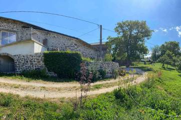 Gîte pour 5 personnes, avec jardin et vue, adapté aux familles dans Saint-Julien-du-Pinet