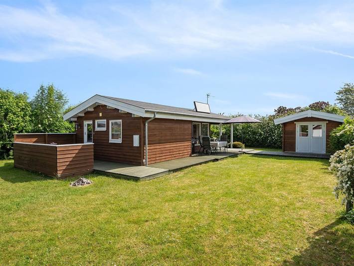 Ferieudlejning for 6 personer, med terrasse i Karrebæksminde
