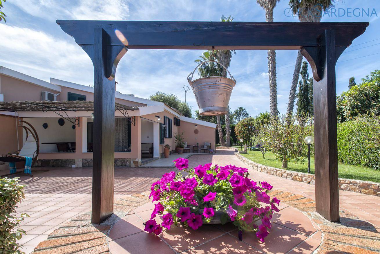 Alghero Villa Galatea with garden, near the beach, 4 bedrooms, in Provincie Sassari