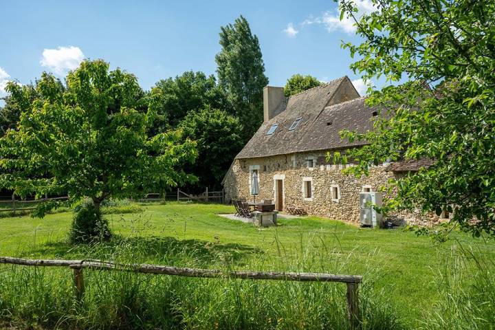 Ferienhaus für 8 Personen, mit Ausblick und Garten sowie Pool, kinderfreundlich - 1