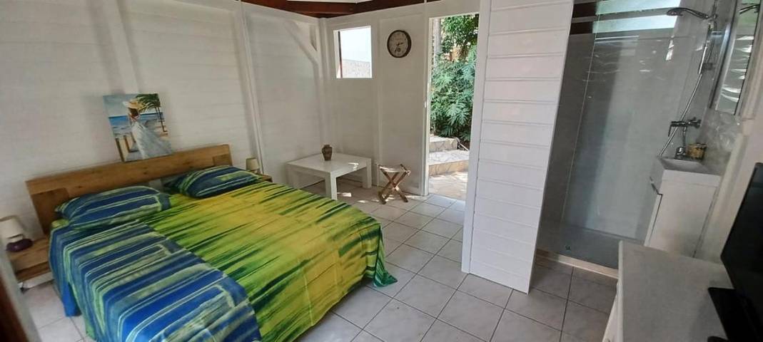 Location de vacances pour 2 personnes, avec terrasse et jardin à Baillif - 4