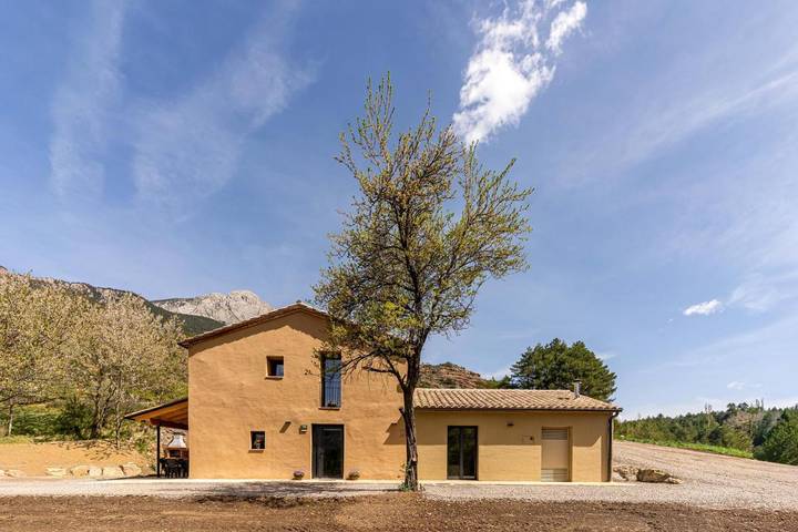 Casa rural para 7 personas, con Balcón y Terraza además de Jardín y Vistas en Berguedà