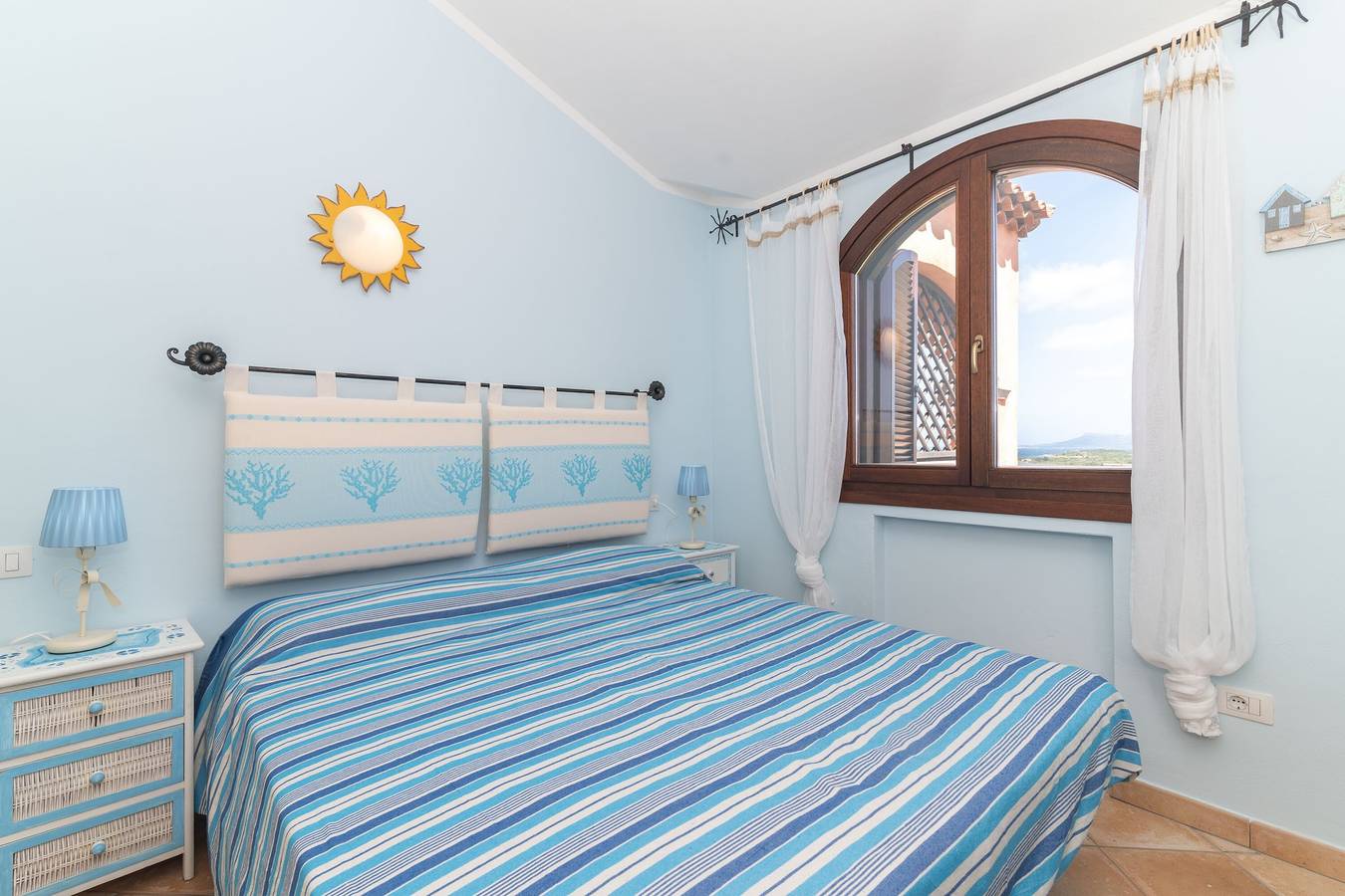 Appartamento intero, Appartamento 'Casa Vacanze Kiwi' con vista mare, terrazza privata e balcone in Murta Maria, Olbia