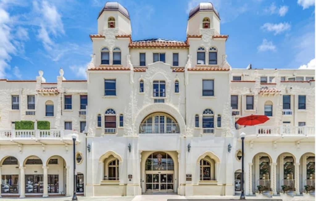 Ganze Wohnung, Sensational Palm Beach Island with Grand Terrace in Palm Beach, Palm Beach County