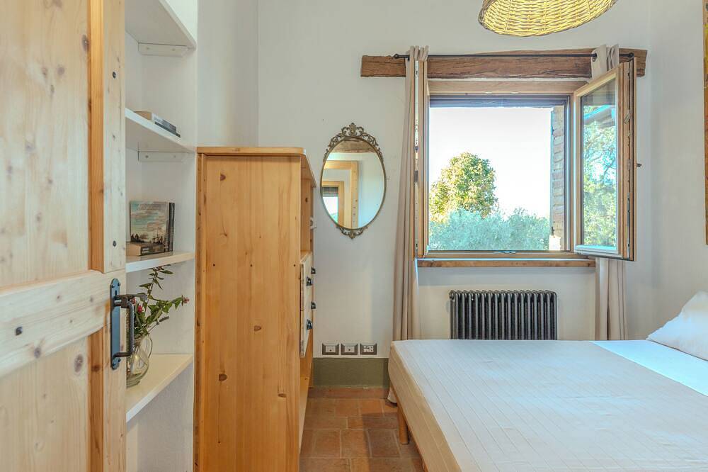 Ganze Wohnung, La Corte del Gusto - Die Olivenbaumwohnung mit Infinity-Pool und herrlichem Blick in Arcevia, Ancona Provinz