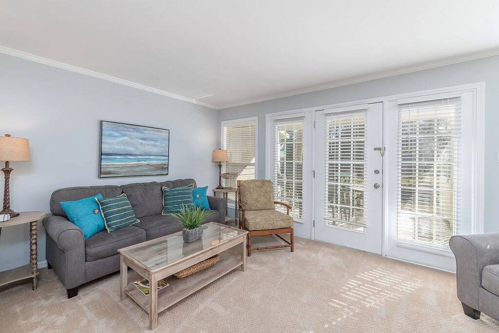 Shipyard Cottage - Private Beach & Golf! Pet Friendly! Free beach chairs,towels. in Coligny Beach, Shipyard Plantation