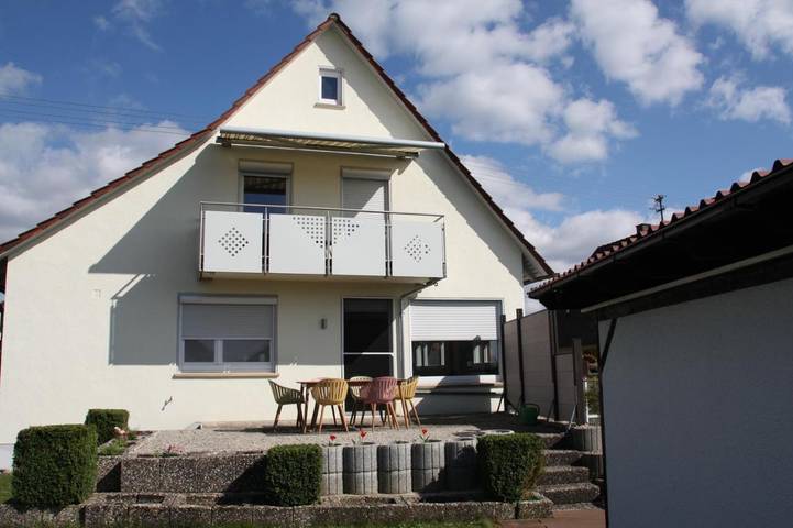 Ferienwohnung für 4 Personen, mit Balkon und Terrasse sowie Garten und Ausblick in Balingen