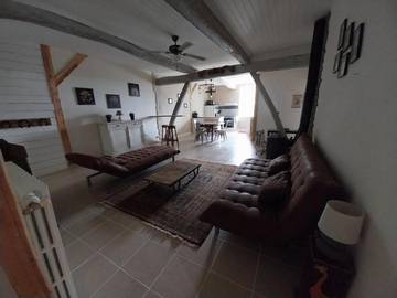 Gîte pour 6 personnes, avec terrasse et vue à Laguian-Mazous