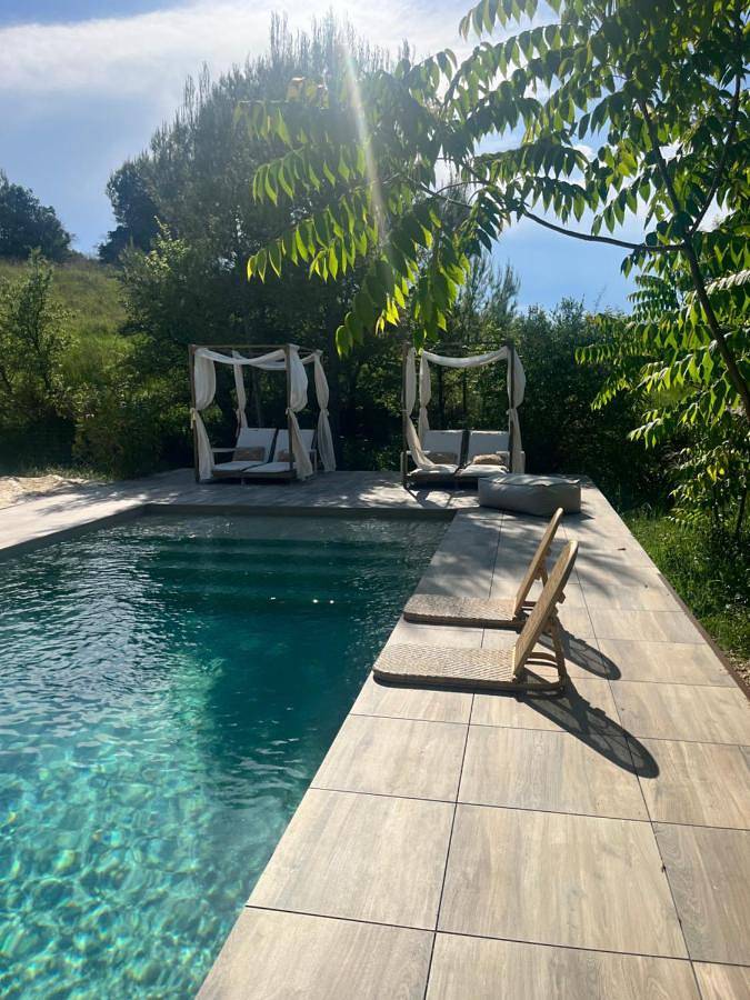 Cottage pour 2 personnes, avec piscine et jardin ainsi que sauna et jacuzzi à Gajan