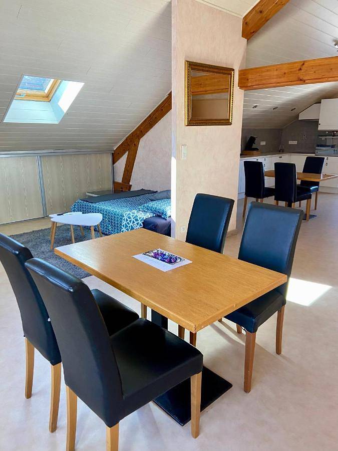 Appartement entier, Le Refuge du Clocher in Damprichard, Jura Francais