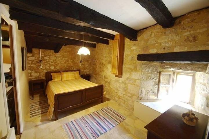 Gîte pour 4 personnes, avec terrasse, animaux acceptés à Berbiguières - 3