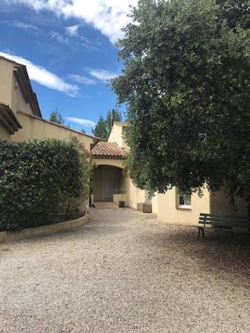 Duplex pour 2 à 4 personnes avec piscine au coeur des vignes in Pélissanne, Région d'Aix-en-Provence