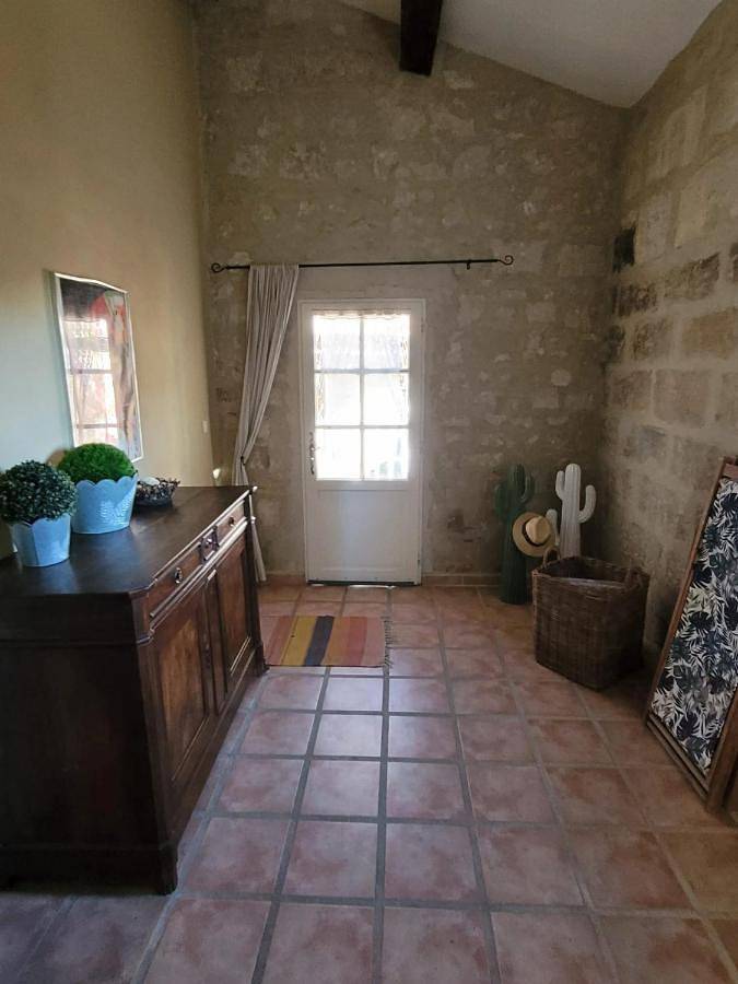 Gîte pour 5 personnes, avec piscine ainsi que jardin et balcon dans Albaron - 3