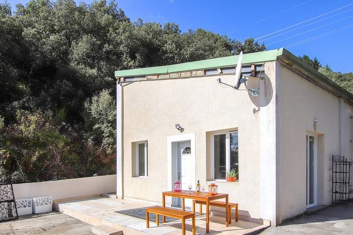 Location de vacances pour 6 personnes, avec piscine et sauna à Saint-Péray