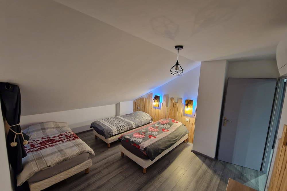 7pers chalet with petanque court, sauna, table soccer in Anould, Saint-Dié-des-Vosges