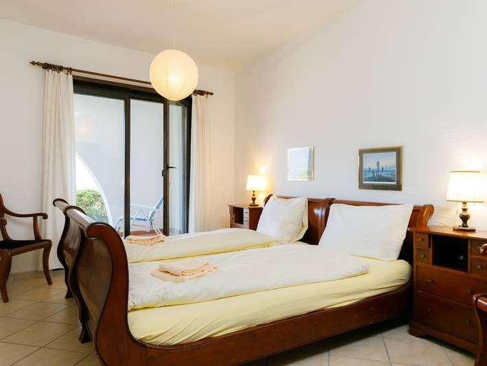 Gîte pour 2 personnes, avec terrasse ainsi que vue sur le lac et jardin en Suisse - 4