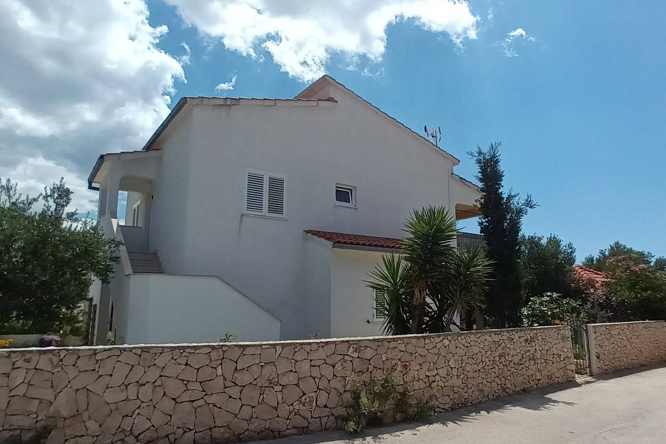 Ganze Wohnung, 1-Zimmer-Ferienwohnung mit Terrasse und Meerblick Razanj, Rogoznica A-12733-b in Razanj, Šibenik-Knin
