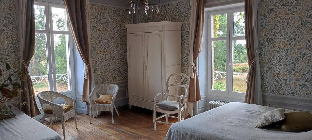 Chambre d’hôte pour 3 personnes, avec vue et jardin ainsi que terrasse et piscine, animaux acceptés à Bressuire - 3
