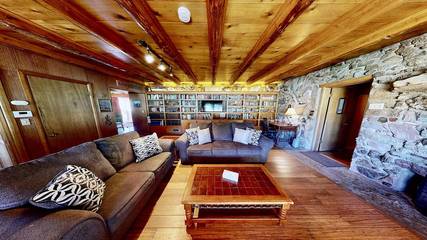 Log Cabin for 12 Guests in Utah, USA, Picture 1