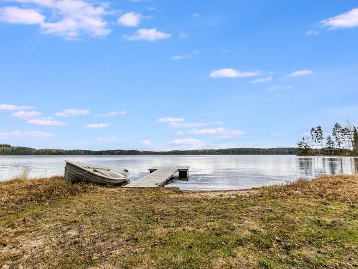 Keltalilja in Majoosselkä, Ikaalinen