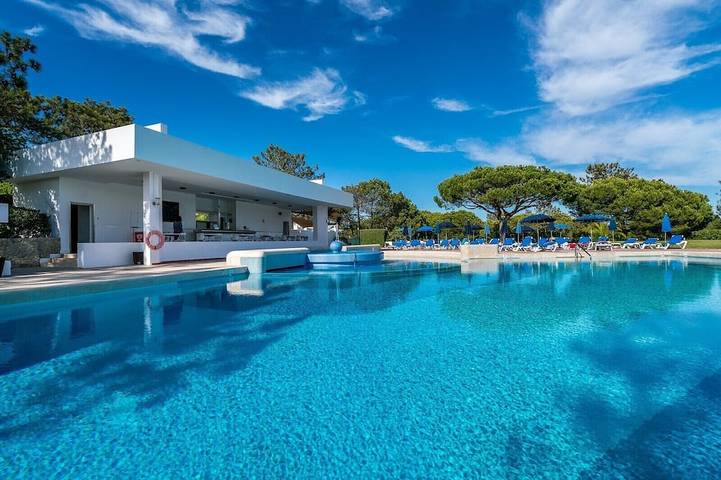 Apartment for 4 people, with balcony and pool in Quinta do Lago