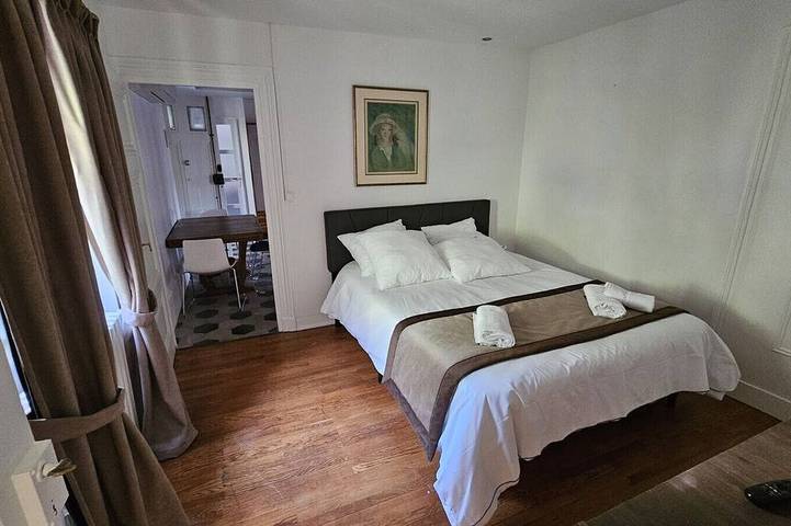 Château pour 9 personnes, avec Jardin dans Rhône - 2