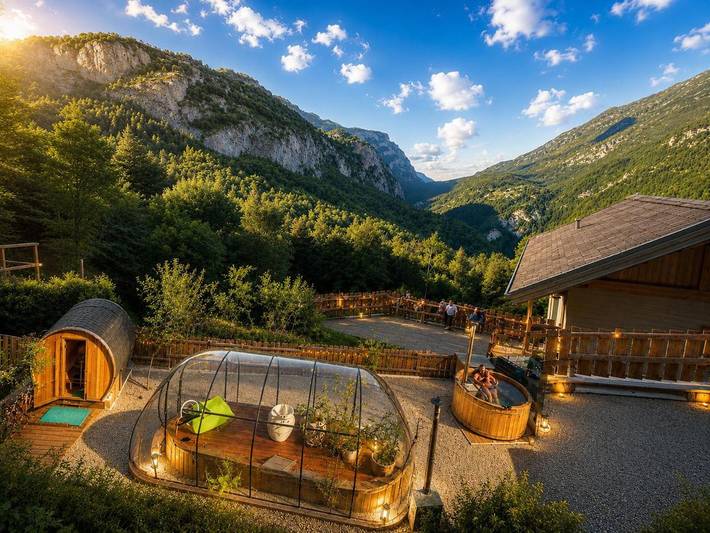Location de vacances pour 2 personnes, avec Balcon et Jacuzzi ainsi que Terrasse et Jardin à San Lorenzo in Banale
