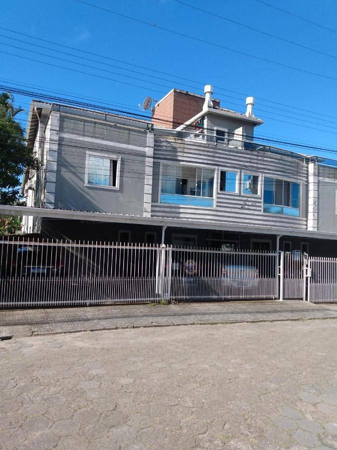 Casas e apartamentos de temporada para 5 pessoas, com balcão, adaptado a crianças em Capivari