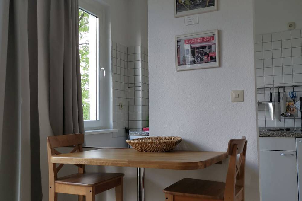 Apartamento entero, Te invitamos a nuestro apartamento. in Charlottenburg, Berlín