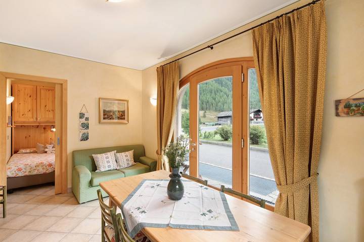 Ganze Wohnung, Ferienwohnung 'Terra Chalet Martina' mit Bergblick, Garten und WLAN in Livigno, Veltlin
