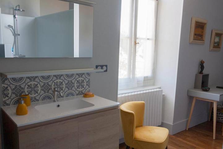 Chambre d’hôte pour 2 personnes, avec piscine et vue ainsi que terrasse et jardin dans l' Aube - 4