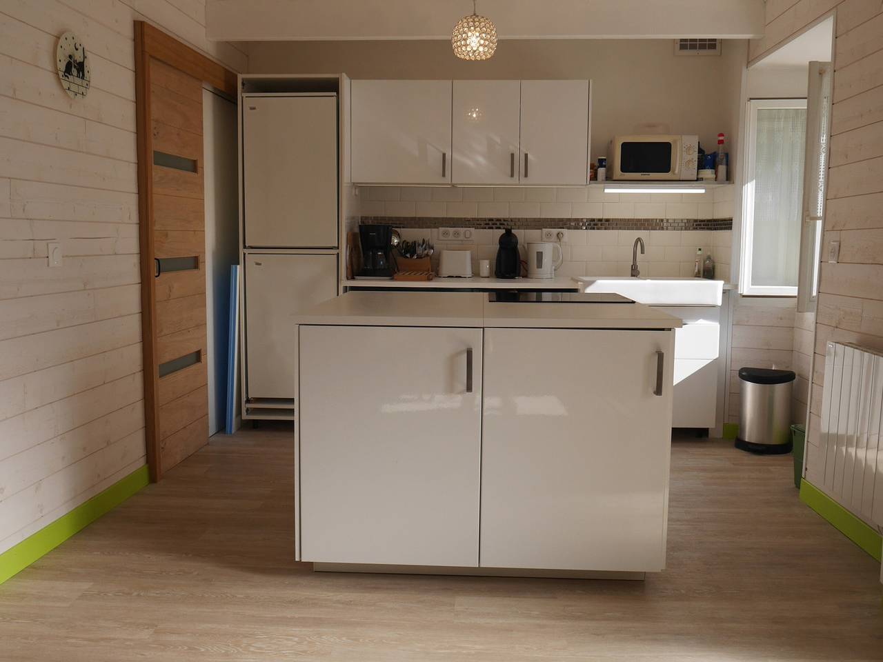 Maison cosy avec jardin, centre de Sauzon, 200m du port, 3 chambres, Wifi, terrasse et barbecue in Sauzon, Côte des Mégalithes
