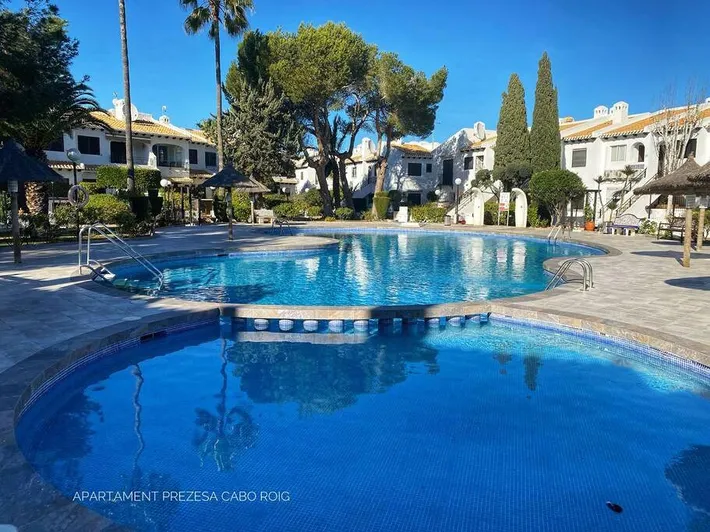 Apartamento de vacaciones para 4 personas, con piscina para niños además de piscina y jardín - 1