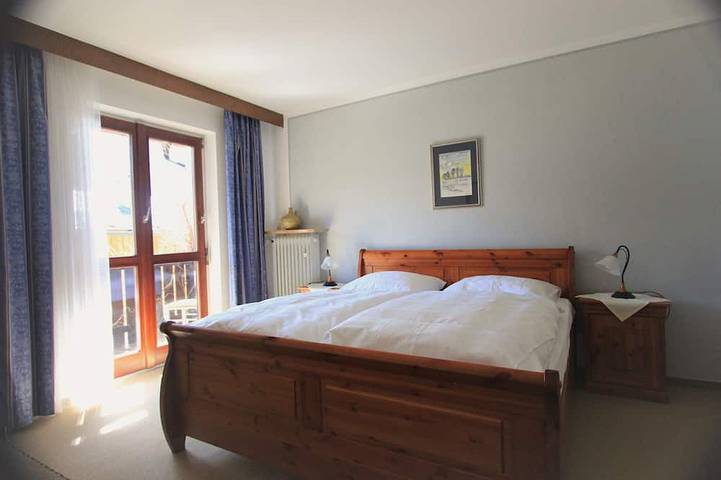 Ganze Wohnung, Ferienwohnung Hochkalter, 1-2 Personen, Dusche/Wc, Balkon, 1 Schlafzimmer Og in Hintersee, Ramsau bei Berchtesgaden