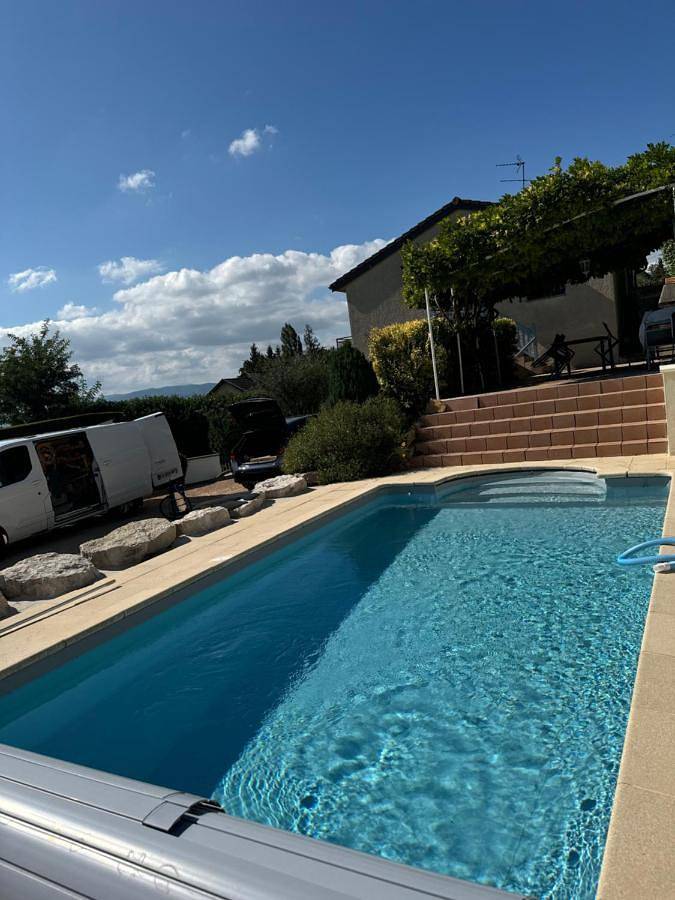 Gîte pour 2 personnes, avec vue ainsi que jardin et terrasse à Guéreins - 2