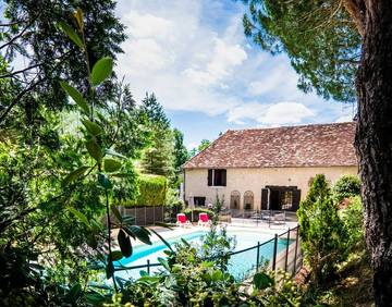 Chambre d’hôte pour 2 personnes, avec piscine et jardin à Tourtoirac