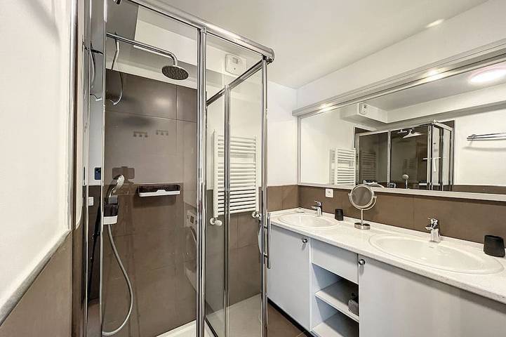 Gîte pour 4 personnes, avec balcon dans Office De Tourisme De La Vallee Blanche - 3