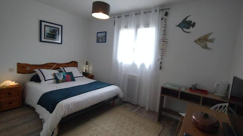 Gîte pour 2 personnes, avec vue et jardin à Plouénan
