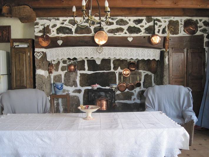 Gîte pour 4 personnes, avec balcon à Saint-Martin-sous-Vigouroux